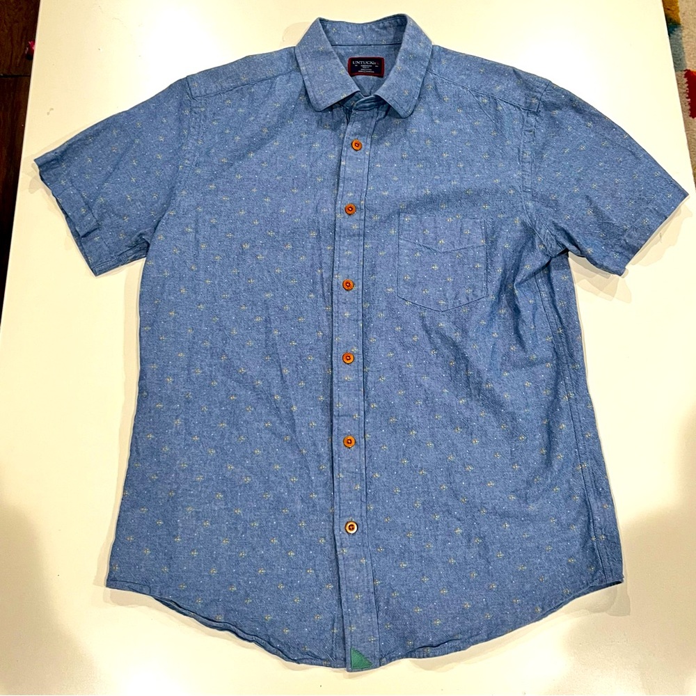 UNTUCKit Light Blue Casual Button Down Shirt